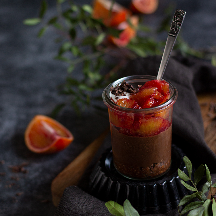 Veganes Schokomousse-Orangen-Dessert