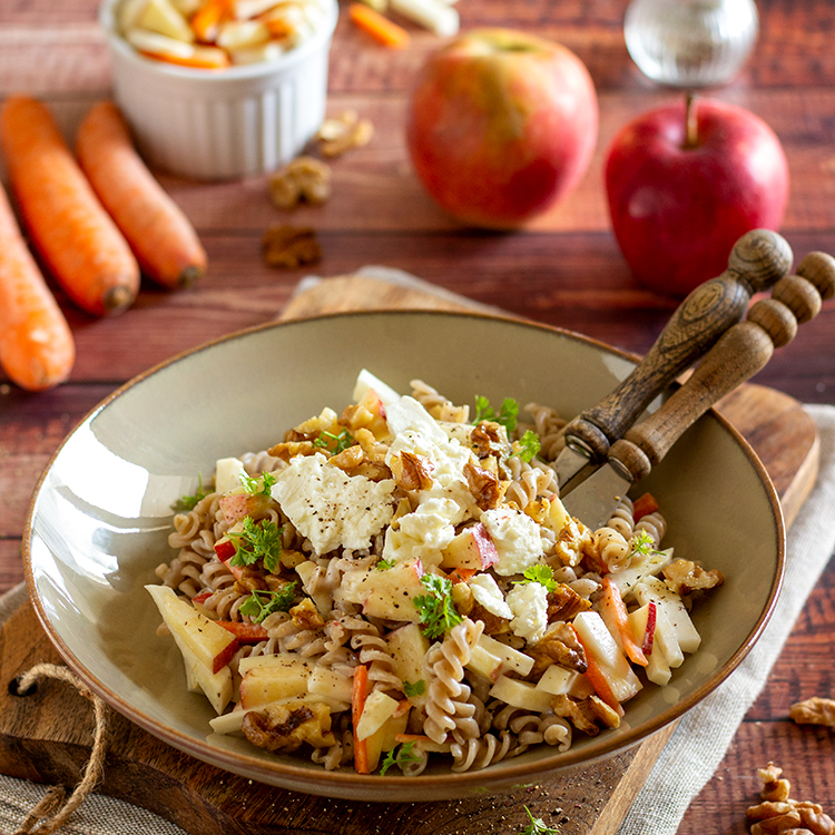 Waldorf-Nudelsalat mit Feta