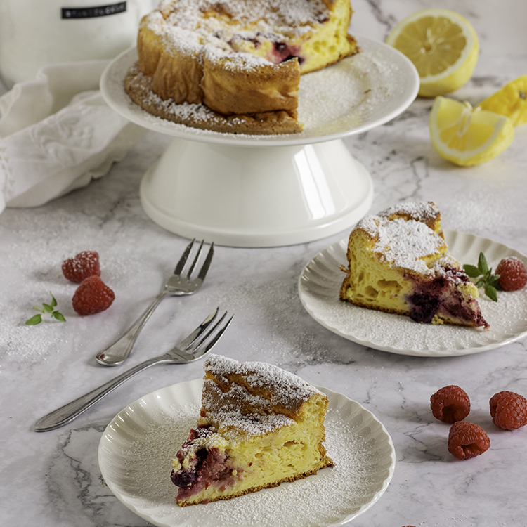 Saftiger Joghurtkuchen mit&nbsp;Beeren