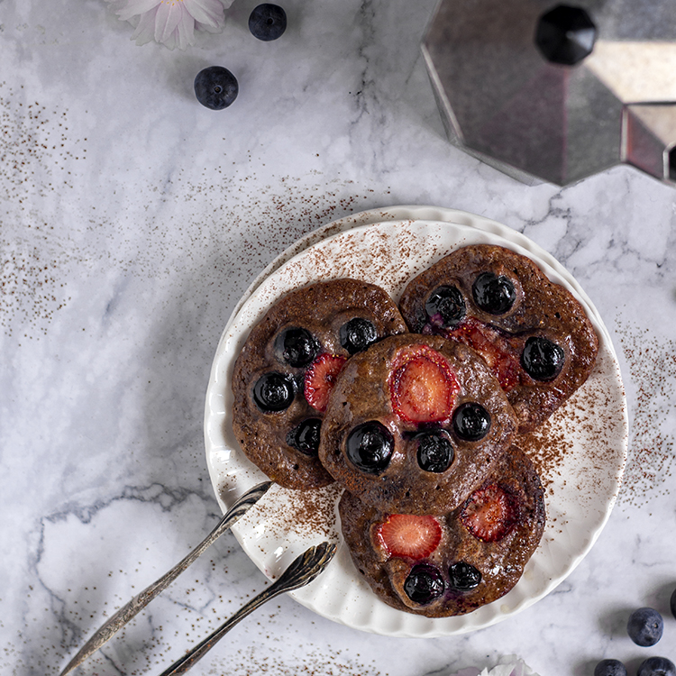 Mini-Pancakes mit Kakao und&nbsp;Beeren